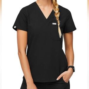 FIGS Women’s Catarina One Pocket Scrub V-Neck Short Sleeve Tee Black Top XS